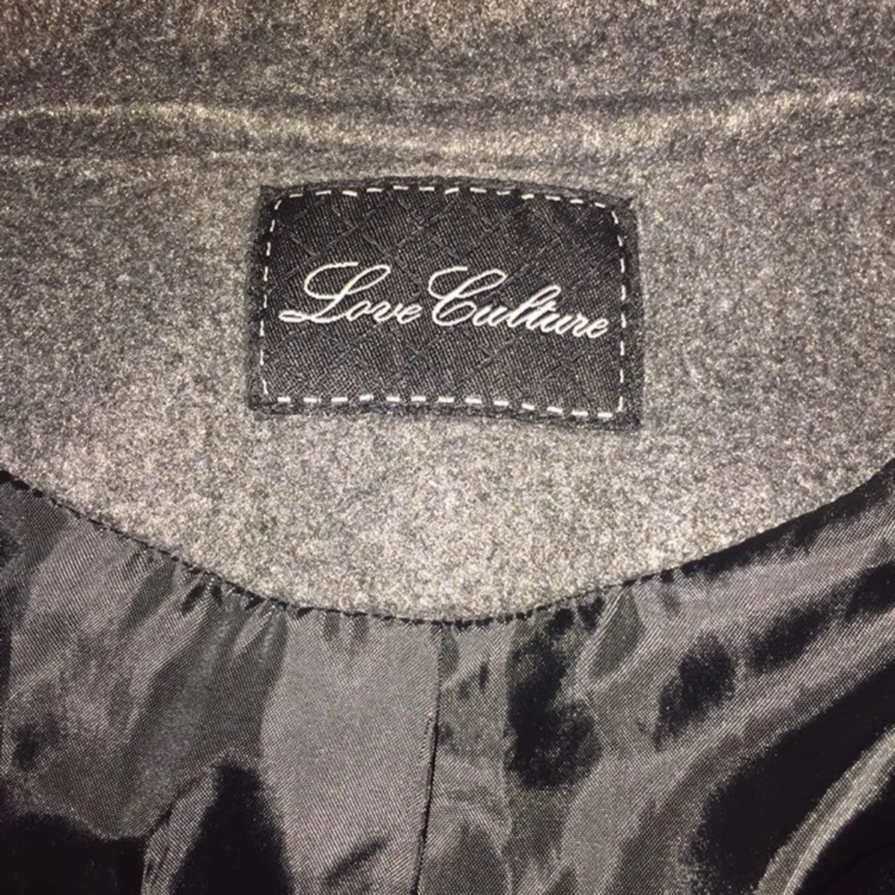 Peacoat - Picture 2 of 4